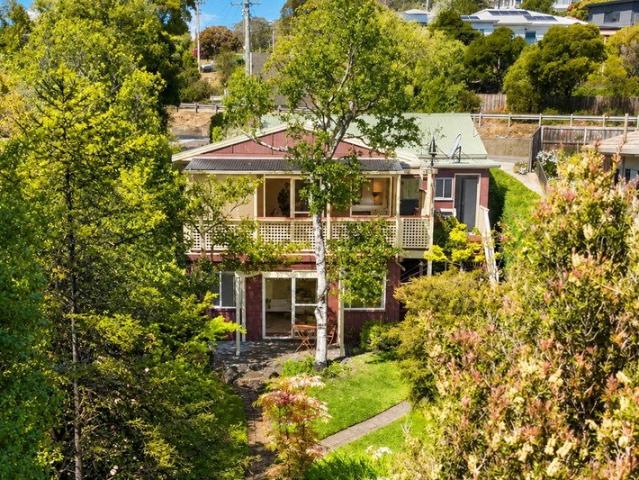 House for sale in Selbourbne Villas, Hobart