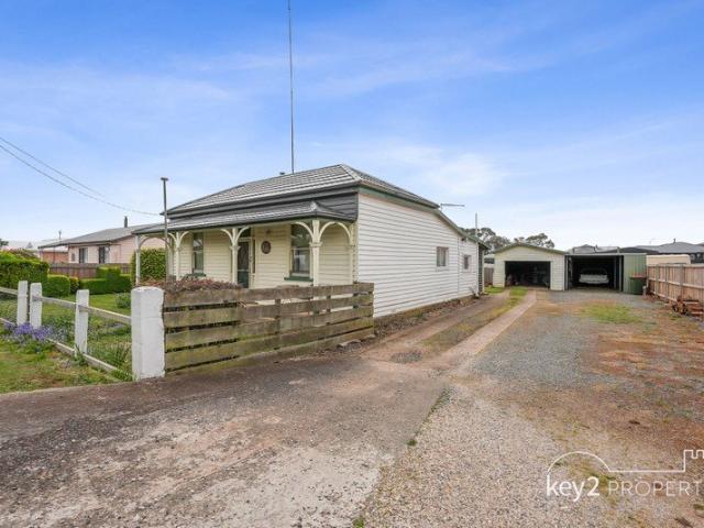 House for sale in Deloraine, Meander Valley