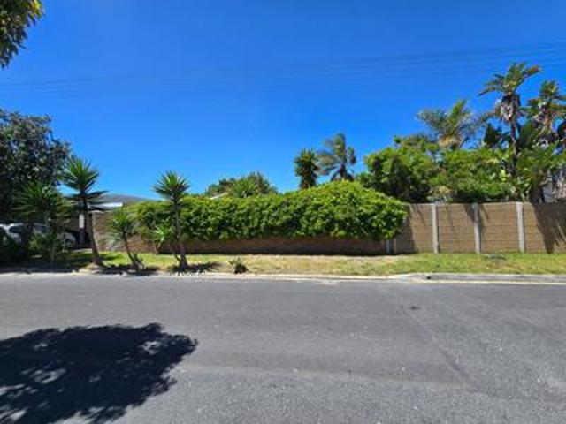 House for sale in Goodwood, Western Cape