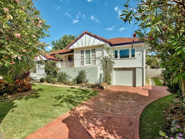 House for sale in Saint Johns Wood, Greater Brisbane