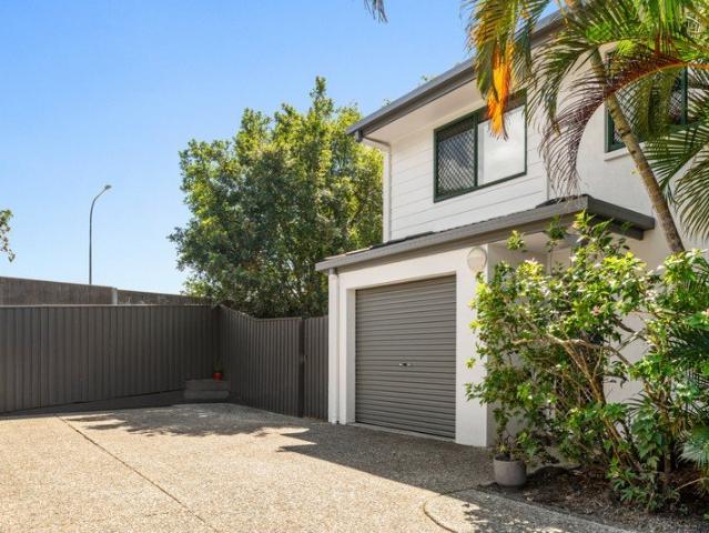 Townhouse for sale in Kings Creek, Queensland