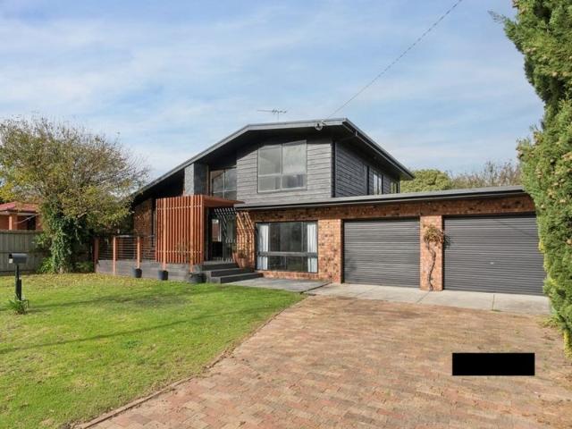 House for sale in Safety Beach, Melbourne