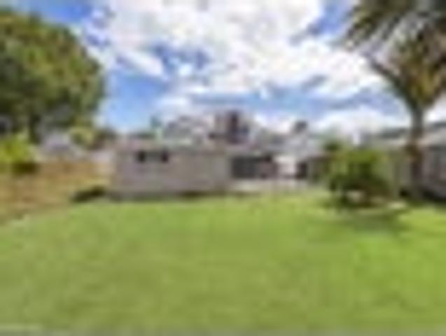 House for sale in One Tree Hill, Oroua County