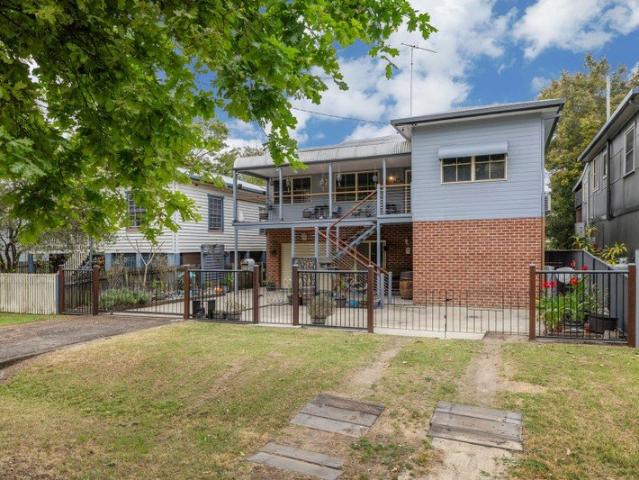 House for sale in Grafton