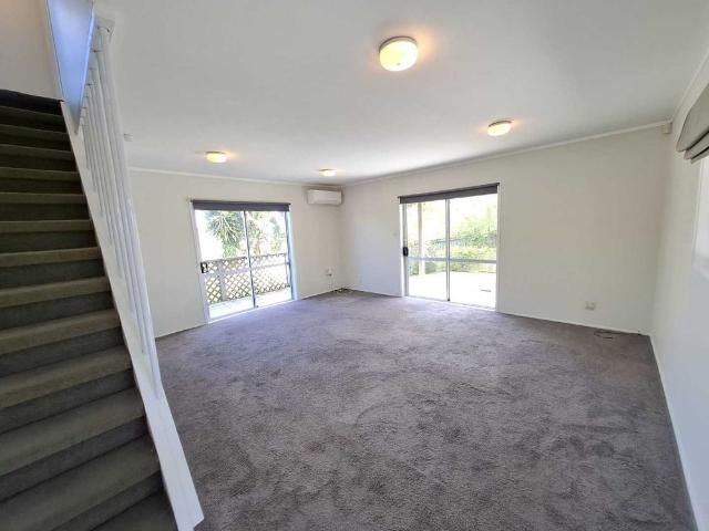 House for rent in Beach Haven, Kaipātiki