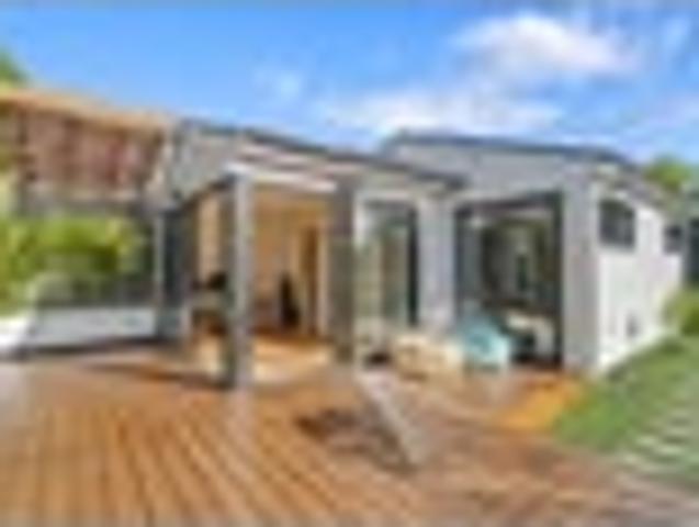 House for sale in Kelston