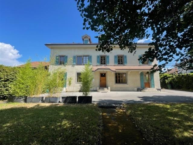 Zweifamilienhaus kaufen in Jussy