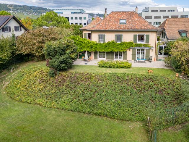 Reihenfamilienhaus kaufen in Rolle, District de Nyon