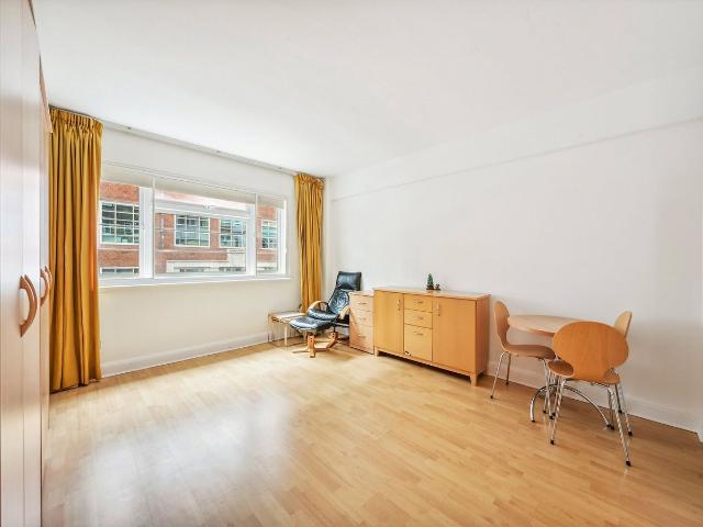 Studio for rent in Saint Giles, Bloomsbury