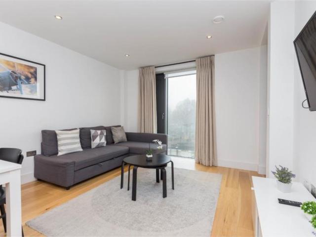 Apartment for rent in North Kensington, Greater London