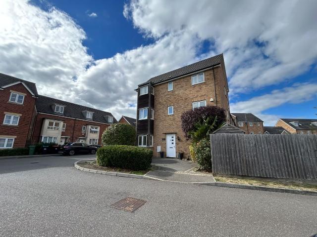 Apartment for rent in Oxley Park, Shenley Church End