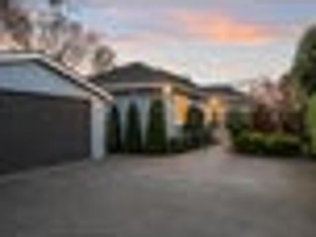 House for sale in Chaslands, Canterbury