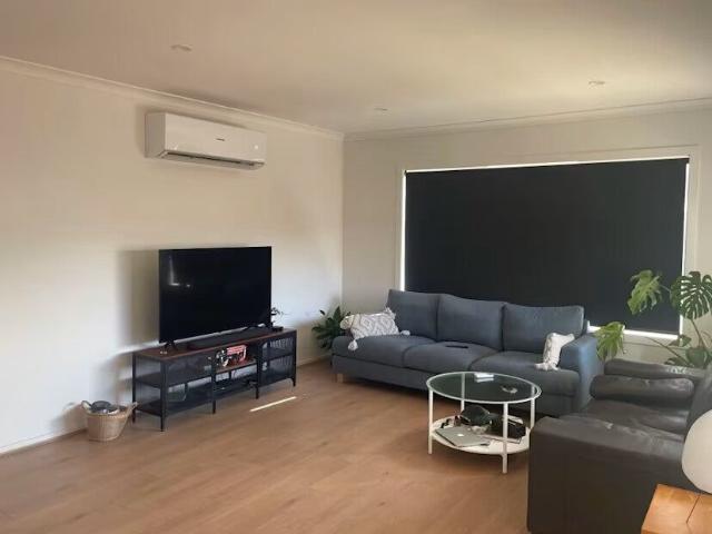 Room for rent in Armstrong Waters, Connewarre