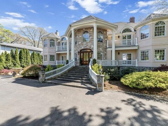 House for sale in Newton