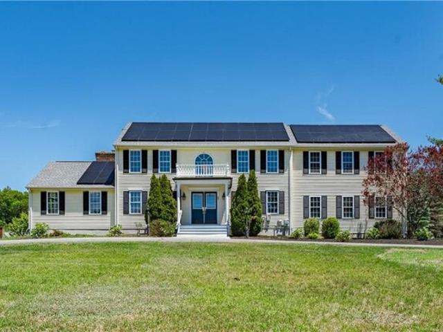 House for sale in North Uxbridge, Massachusetts