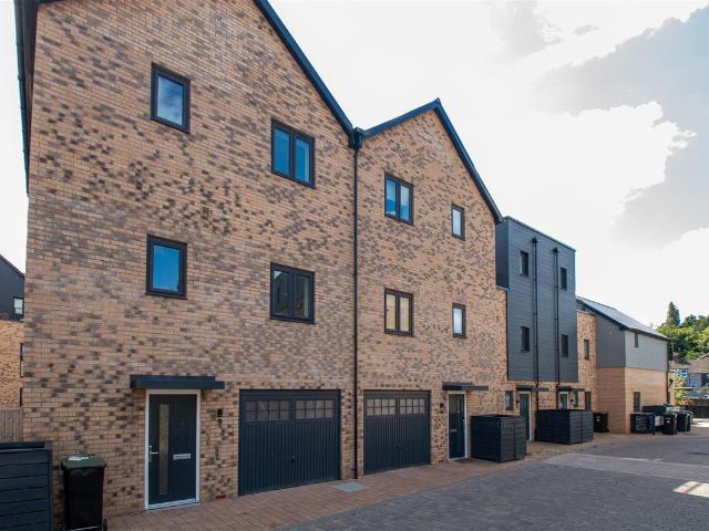 Apartment for rent in Key Street, Suffolk