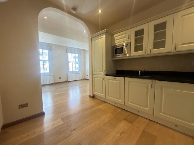 Apartment for rent in St. John's Wood, Greater London