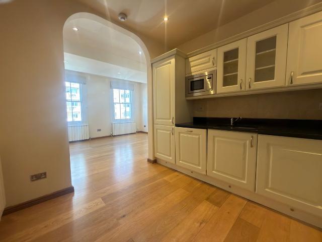 Apartment for rent in St. John's Wood, Greater London