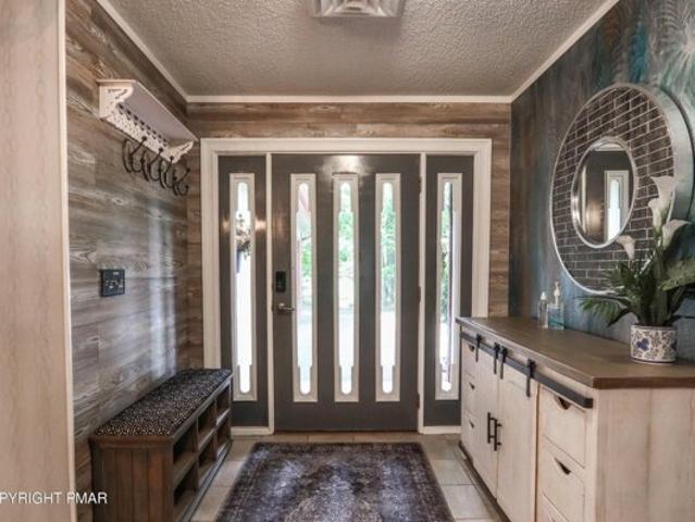 House for sale in Pocono Lake