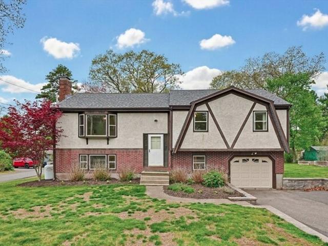 House for sale in Medway, Massachusetts