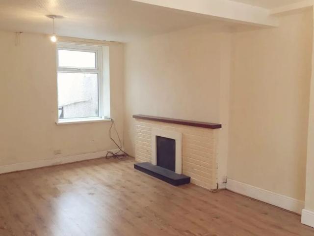 Apartment for rent in Tonypandy, Penygraig
