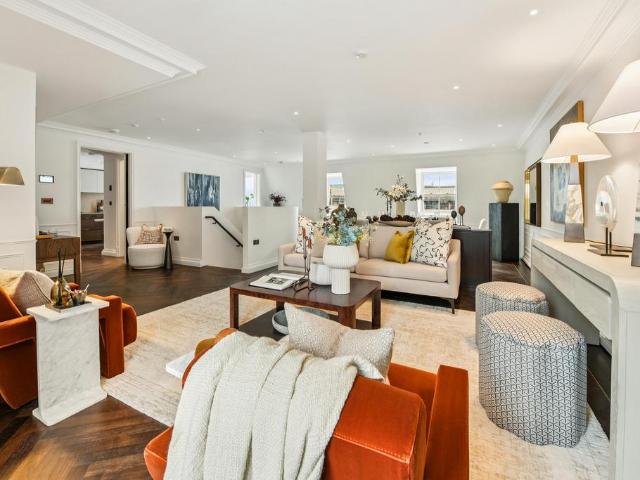 Apartment for rent in Mayfair, Greater London