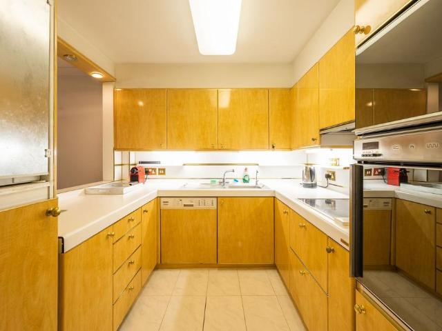 Apartment for rent in Mayfair, Greater London