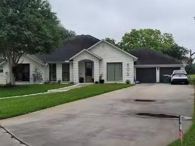 House for sale in Victoria