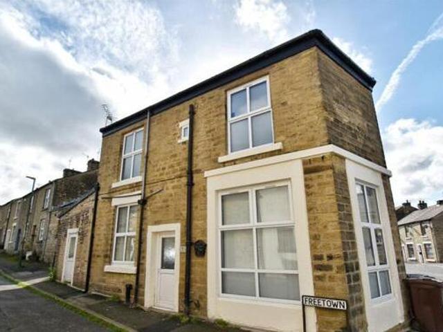 House for sale in Charlestown, Charlesworth