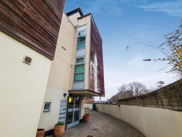 House for rent in St Margarets, Greater London