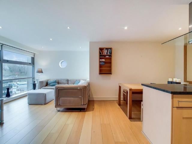 Apartment for rent in St Margarets, Greater London