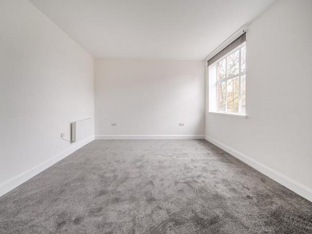 Apartment for rent in West Kensington, Greater London