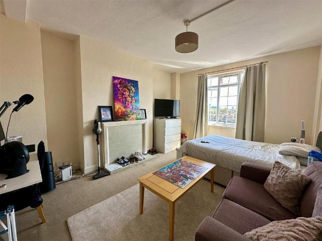 Apartment for rent in West Kensington, Greater London