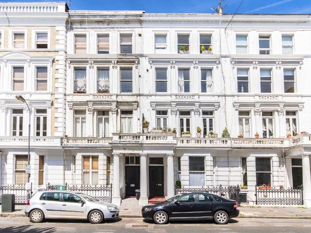 Apartment for rent in West Kensington, Greater London