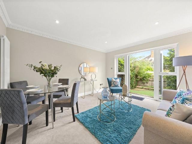 House for rent in Lower Green Esher, Blackhills