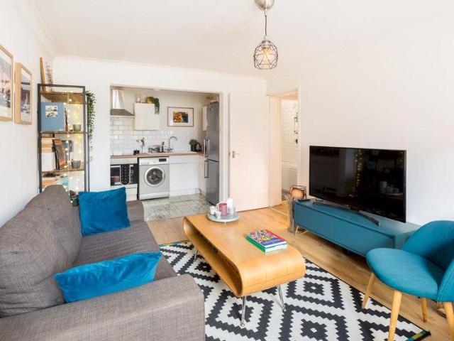 Apartment for rent in Sydenham, Green Close