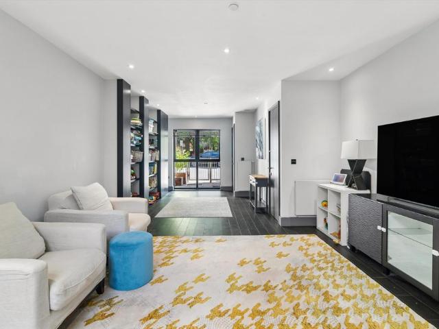 House for rent in Barnsbury, Greater London