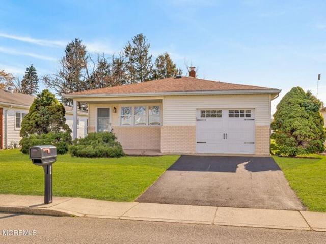 House for sale in Bayville, New Jersey