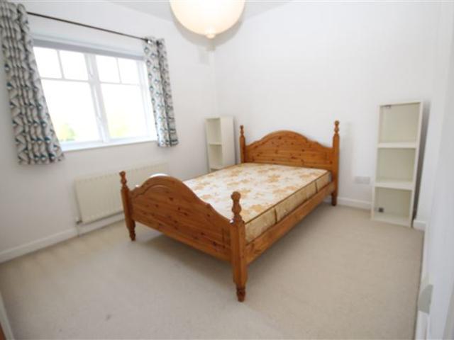 Terraced House to rent in Greystones