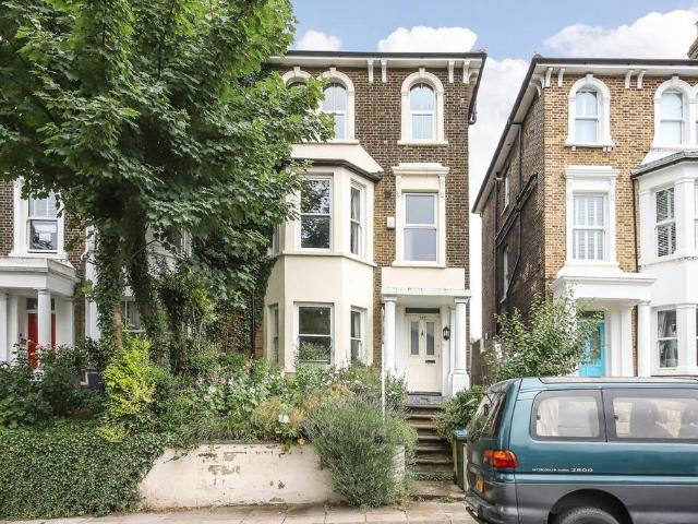 Apartment for rent in Charlton, Greater London