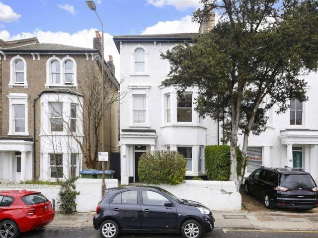 Apartment for rent in Charlton, Greater London