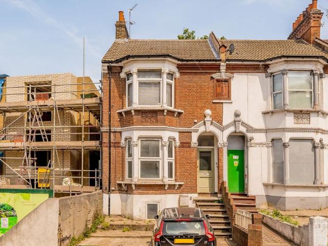Apartment for rent in Charlton, Greater London