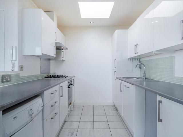 House for rent in Charlton, Greater London