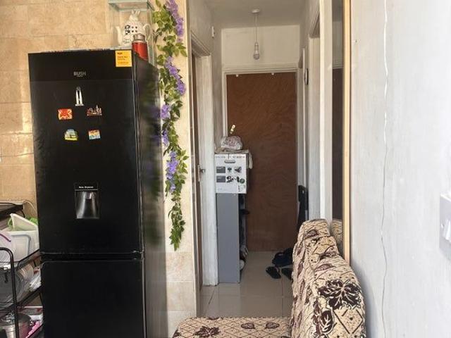 Room for rent in Thames View, Greater London