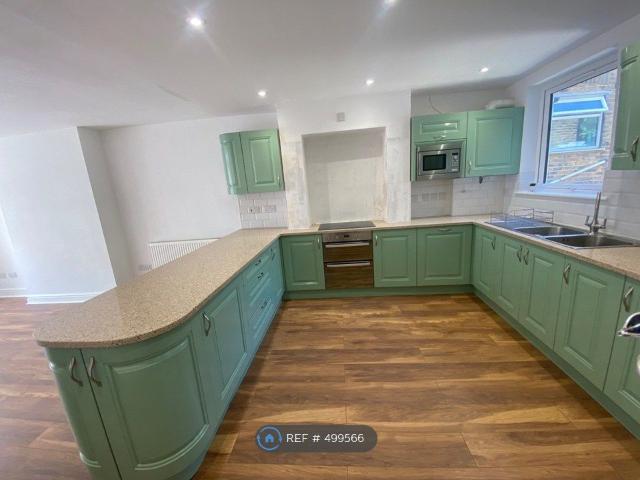 Apartment for rent in Charlton, Greater London