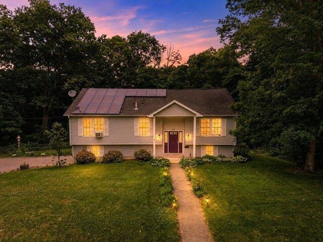 House for sale in Dudley, Massachusetts