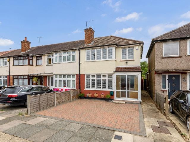 House for rent in Ponders End, Greater London