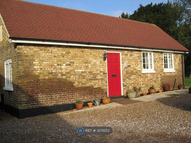 House for rent in Charlton, Spelthorne