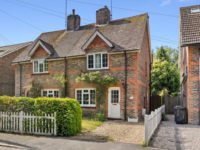 House for rent in Pachesham Park, Surrey