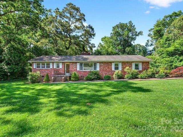 House for sale in Hendersonville